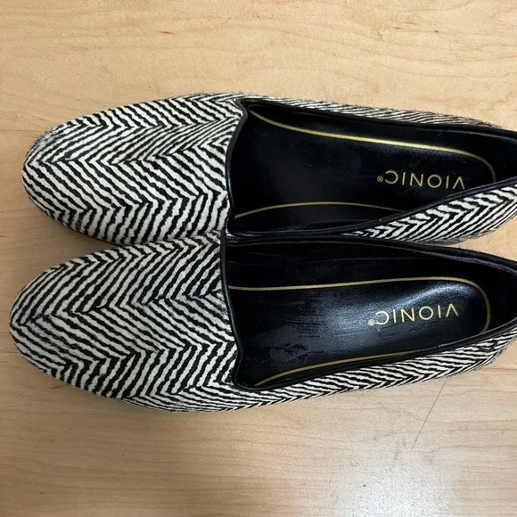 Vionic herringbone faux calf fur black & cream loafer, shoe size 9 - Picture 7 of 10